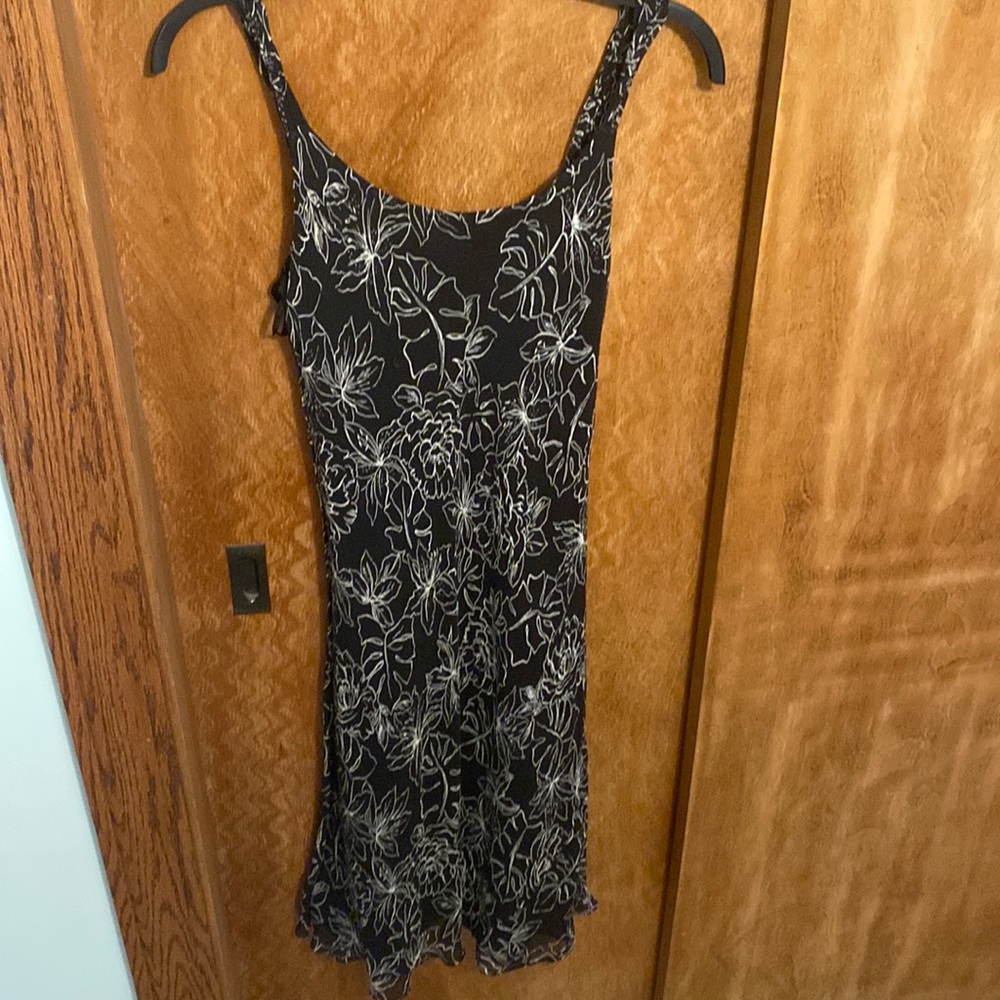 Black & White Floral Jones New York Dress (Size 4)